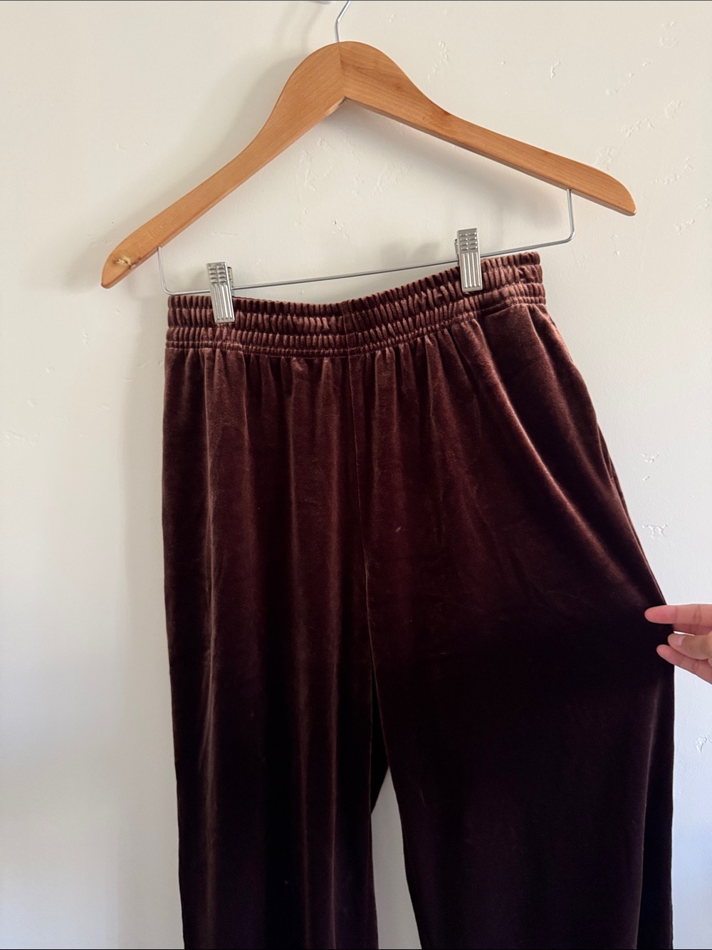 Uniqlo Women's Wide-Leg Velvet Pull-On Pants - Dark Brown